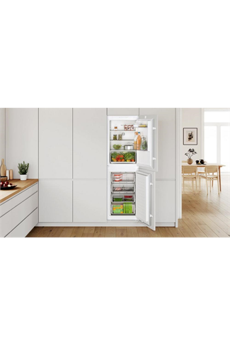 Bosch Series 2 KIN85NSE0G Integrated 54cm White 50/50 Frost Free Fridge Freezer 