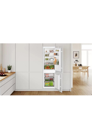 Bosch Series 2 KIN86NSE0G Integrated 54cm White 60/40 Frost Free Fridge Freezer